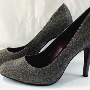 Jessica Simpson Silver Pewter Metallic Heels (Size 8.5)